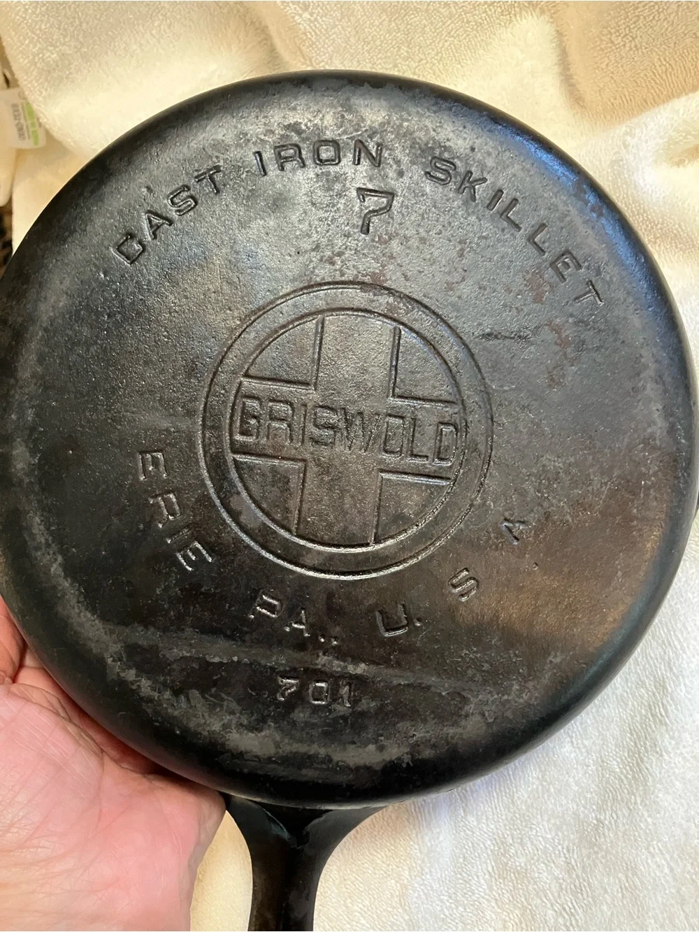 Antique Griswold #7 cast iron skillet frying pan